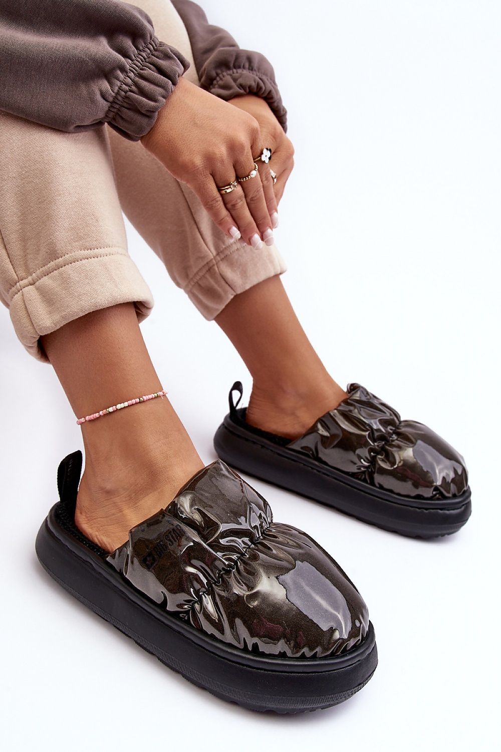 Slippers model 188674